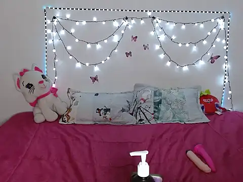 Snapshot of Vanessa333 chatting on July 7, 2026, 6:47 am Vanessa333 online show from July 7, 2026, 6:47 am