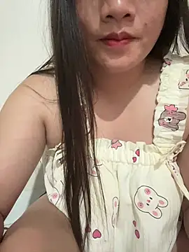 Snapshot of Zully- chatting on July 7, 2026, 3:27 pm Zully- online show from July 7, 2026, 3:27 pm