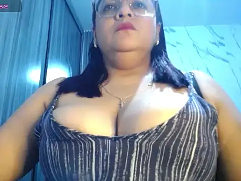 PaholaBigtits online show from July 9, 2026, 7:51 pm