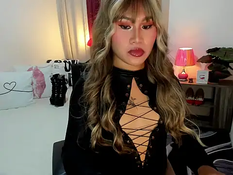 Queen lore online show from July 9, 2026, 6:23 pm