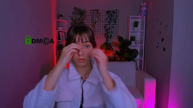 Snapshot of elodie_crystal chatting on July 23, 2026, 9:18 am elodie crystal online show from July 23, 2026, 9:18 am