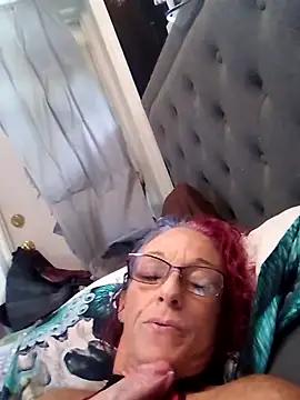 Midnightrayne online show from July 11, 2026, 9:27 pm