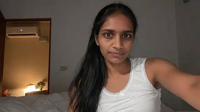 Snapshot of Dollyjammu62 chatting on July 9, 2026, 12:48 am Dollyjammu62 online show from July 9, 2026, 12:48 am