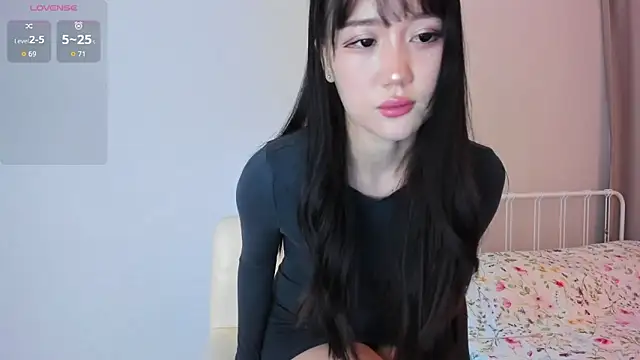 Snapshot of AmiliYan chatting on May 13, 2026, 10:01 am AmiliYan online show from May 13, 2026, 10:01 am