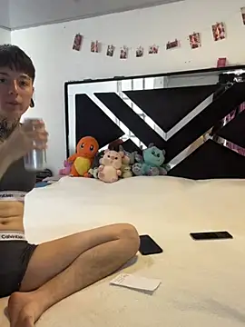 Snapshot of Couple_Rainbow chatting on August 2, 2026, 7:34 pm Couple Rainbow online show from August 2, 2026, 7:34 pm