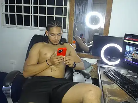 Snapshot of juanrouse chatting on July 13, 2026, 4:26 am juanrouse online show from July 13, 2026, 4:26 am