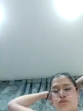 Snapshot of zakura-yun chatting on July 14, 2026, 2:27 am zakura-yun online show from July 14, 2026, 2:27 am