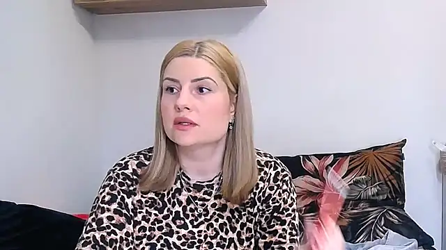 Snapshot of alisenties chatting on April 5, 2026, 3:53 pm alisenties online show from April 5, 2026, 3:53 pm