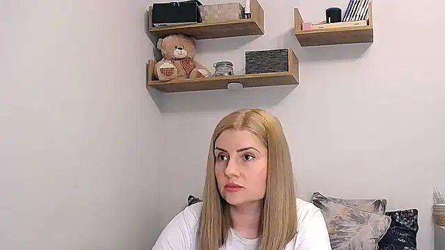 Snapshot of alisenties chatting on May 17, 2026, 2:35 pm alisenties online show from May 17, 2026, 2:35 pm