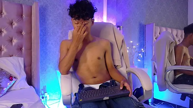 Snapshot of Adam_Foxxx chatting on July 21, 2026, 5:32 am Adam Foxxx online show from July 21, 2026, 5:32 am