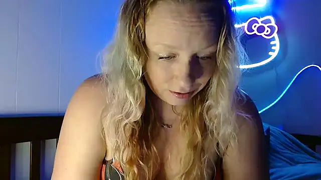 Snapshot of XxMs_StarzxX chatting on March 7, 2025, 2:46 am XxMs StarzxX online show from March 7, 2025, 2:46 am