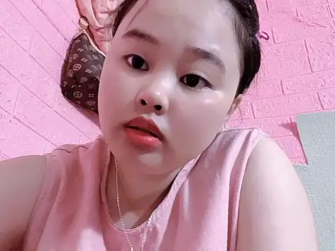 Snapshot of Minee99 chatting on July 17, 2026, 8:32 am Minee99 online show from July 17, 2026, 8:32 am