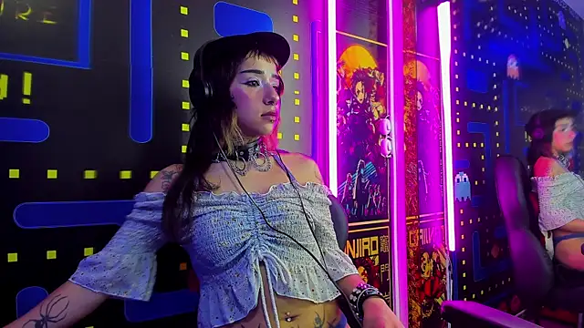 NixzDolls online show from July 18, 2026, 12:26 am