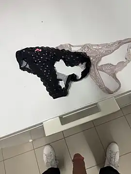 Snapshot of swissboy22 chatting on March 9, 2026, 5:17 pm swissboy22 online show from March 9, 2026, 5:17 pm