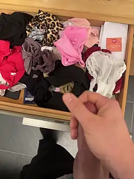 Snapshot of swissboy22 chatting on March 14, 2026, 8:53 am swissboy22 online show from March 14, 2026, 8:53 am