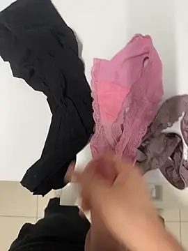 Snapshot of swissboy22 chatting on March 15, 2026, 10:43 am swissboy22 online show from March 15, 2026, 10:43 am