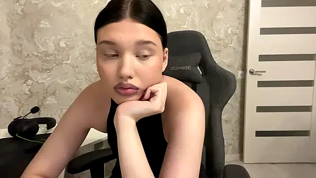 LilyTouch online show from July 28, 2026, 7:15 am