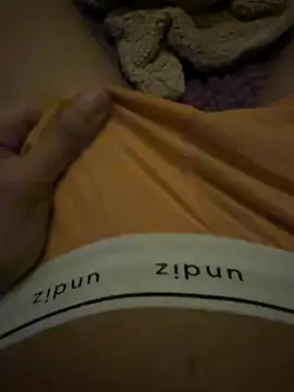 Snapshot of TwinkyVersa chatting on July 20, 2026, 9:06 pm TwinkyVersa online show from July 20, 2026, 9:06 pm