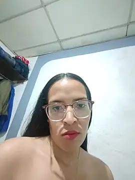 Snapshot of KatalinaF chatting on August 10, 2026, 3:32 am KatalinaF online show from August 10, 2026, 3:32 am