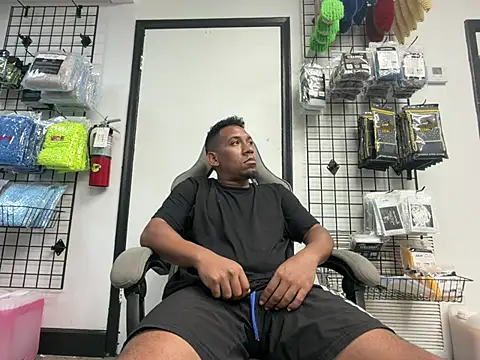 Snapshot of Herrokirkland chatting on July 21, 2026, 2:19 pm Herrokirkland online show from July 21, 2026, 2:19 pm
