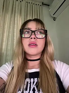 Snapshot of ZoeJhonson-1 chatting on July 28, 2026, 11:15 pm ZoeJhonson-1 online show from July 28, 2026, 11:15 pm