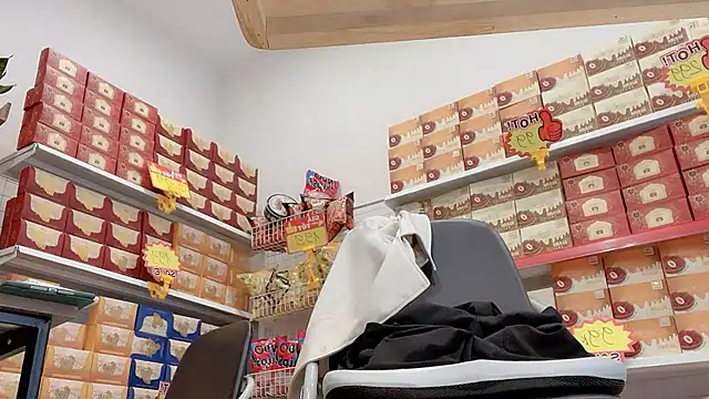 Snapshot of Katy_Bae chatting on February 2, 2026, 4:22 am Katy Bae online show from February 2, 2026, 4:22 am