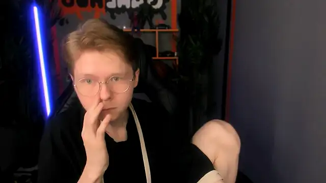 Snapshot of DanielSanders chatting on August 2, 2026, 8:29 pm DanielSanders online show from August 2, 2026, 8:29 pm
