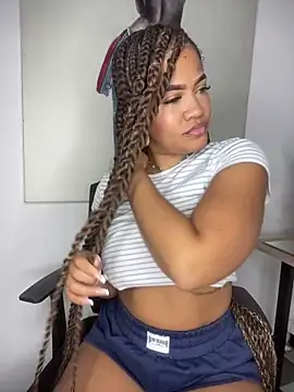 Snapshot of riri_brunnete chatting on March 16, 2026, 5:44 am riri brunnete online show from March 16, 2026, 5:44 am