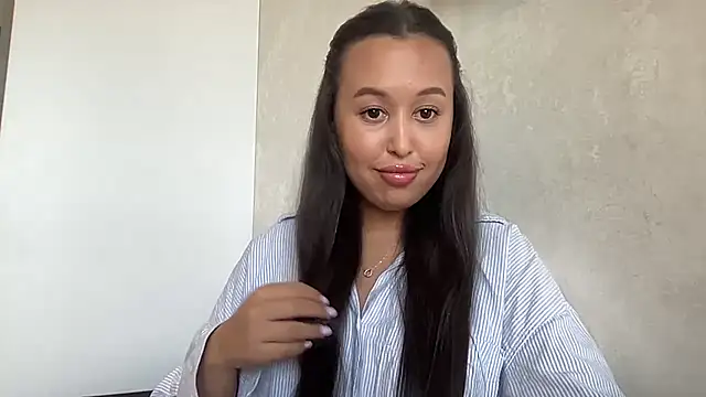 Dana 0005 online show from July 27, 2026, 4:14 pm