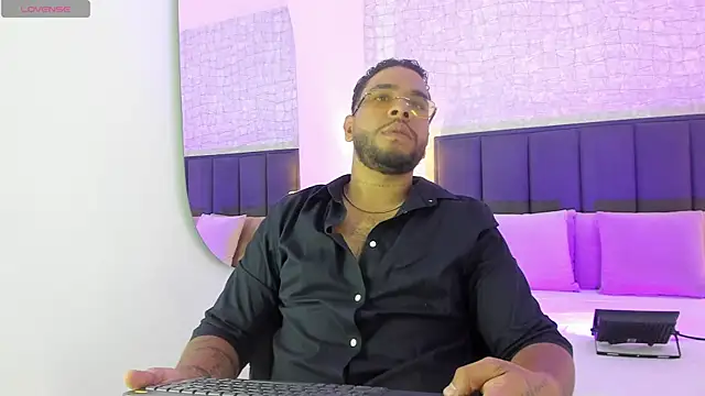 Snapshot of Jacksson_Miller_ chatting on August 3, 2026, 10:02 pm Jacksson Miller online show from August 3, 2026, 10:02 pm
