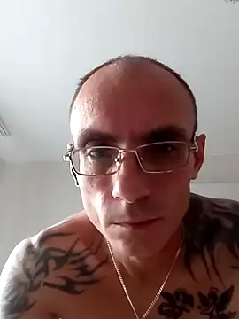 Snapshot of Andrei40030 chatting on August 8, 2026, 2:25 am Andrei40030 online show from August 8, 2026, 2:25 am