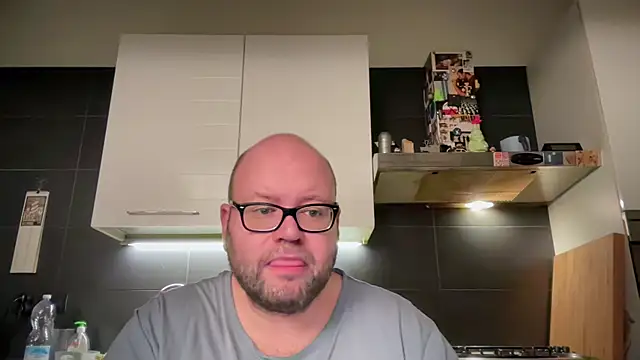 theitalianbear online show from December 6, 2024, 5:31 am