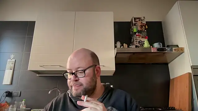 theitalianbear online show from December 16, 2024, 1:54 pm