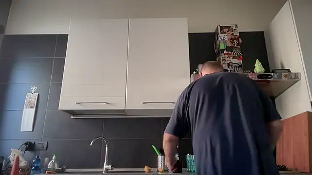 theitalianbear online show from October 13, 2025, 1:55 pm