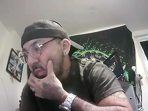 Snapshot of MagicStickBoy chatting on April 3, 2026, 1:42 pm MagicStickBoy online show from April 3, 2026, 1:42 pm