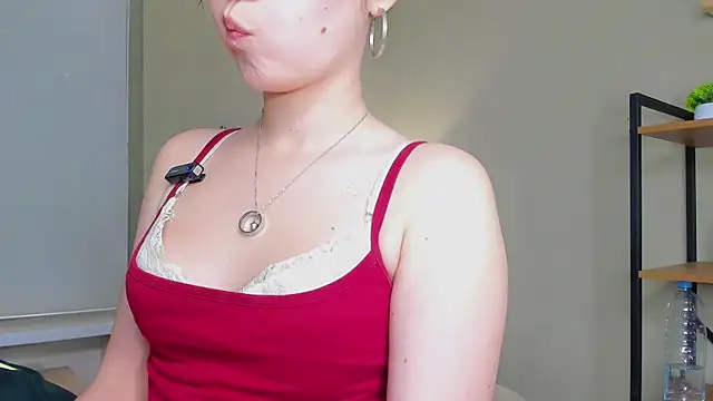 Snapshot of Cuteshyboo chatting on July 29, 2026, 4:27 pm Cuteshyboo online show from July 29, 2026, 4:27 pm