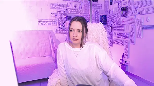 Snapshot of ElsaHansen chatting on August 5, 2026, 8:28 am ElsaHansen online show from August 5, 2026, 8:28 am