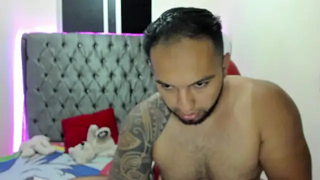 Snapshot of mrloganfuck1 chatting on March 23, 2026, 5:11 am mrloganfuck1 online show from March 23, 2026, 5:11 am