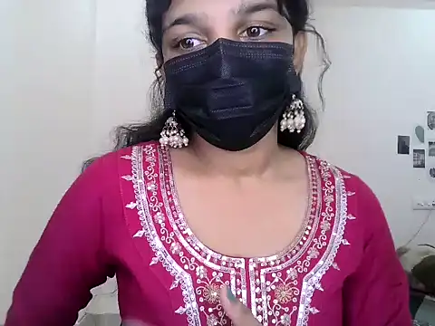 Snapshot of TANNU_SONI_ chatting on August 3, 2026, 6:45 am TANNU SONI online show from August 3, 2026, 6:45 am