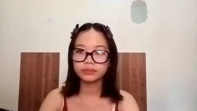 YunaSato online show from August 1, 2026, 3:39 am
