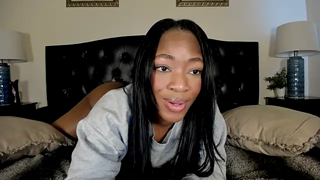 nicolesolace online show from March 24, 2026, 9:09 pm