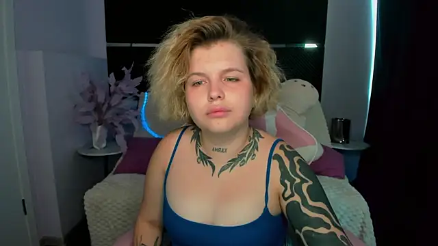 Eva Starfire  online show from August 2, 2026, 3:38 am