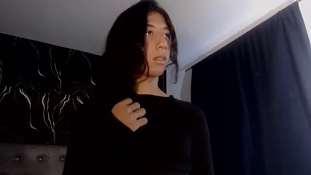 Snapshot of JulietSinclair chatting on August 6, 2026, 3:03 pm JulietSinclair online show from August 6, 2026, 3:03 pm