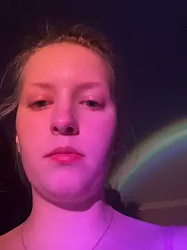 Snapshot of HollyClark_ chatting on August 9, 2026, 6:13 pm HollyClark online show from August 9, 2026, 6:13 pm