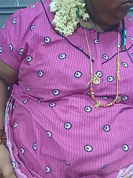 Snapshot of tamilkaviya143 chatting on August 3, 2026, 6:00 pm tamilkaviya143 online show from August 3, 2026, 6:00 pm