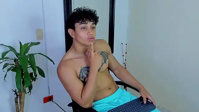 Snapshot of Kai_grayson chatting on August 8, 2026, 3:30 am Kai grayson online show from August 8, 2026, 3:30 am