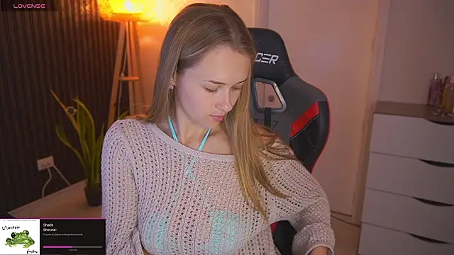 DanikaDillan online show from March 10, 2026, 12:48 am