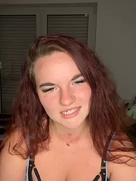 Snapshot of SecretSarah69 chatting on August 3, 2026, 9:26 am SecretSarah69 online show from August 3, 2026, 9:26 am