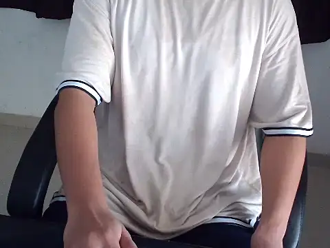 Snapshot of yoursjohnnysins chatting on August 2, 2026, 6:34 am yoursjohnnysins online show from August 2, 2026, 6:34 am