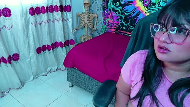Snapshot of Anyka_Terra chatting on August 5, 2026, 8:33 pm Anyka Terra online show from August 5, 2026, 8:33 pm